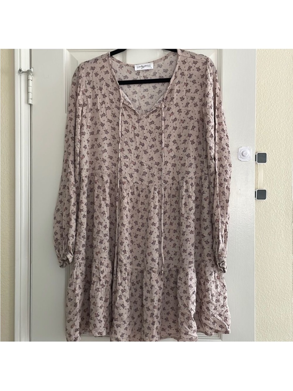 NWOT CJLA BrooklynBeige Floral Long Sleeve Tiered Midi Flowy Cottage Dress